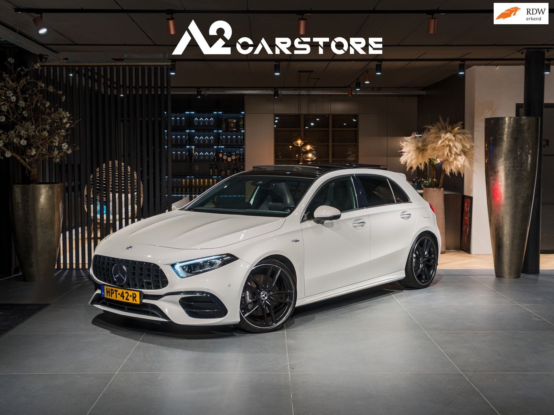 Mercedes-Benz A-klasse AMG 45 4MATIC+ Premium Plus PANO 360, Automaat, Gebruikt, Wit, Bedrijf