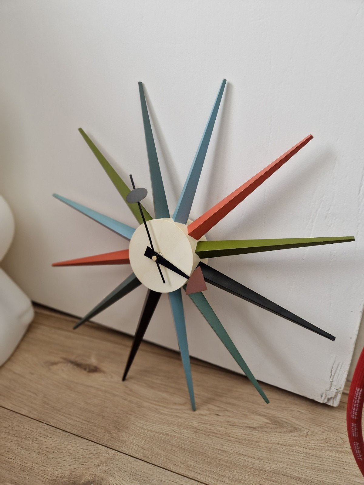 Designklok met diverse kleuren, Ophalen, Zo goed als nieuw, Wandklok