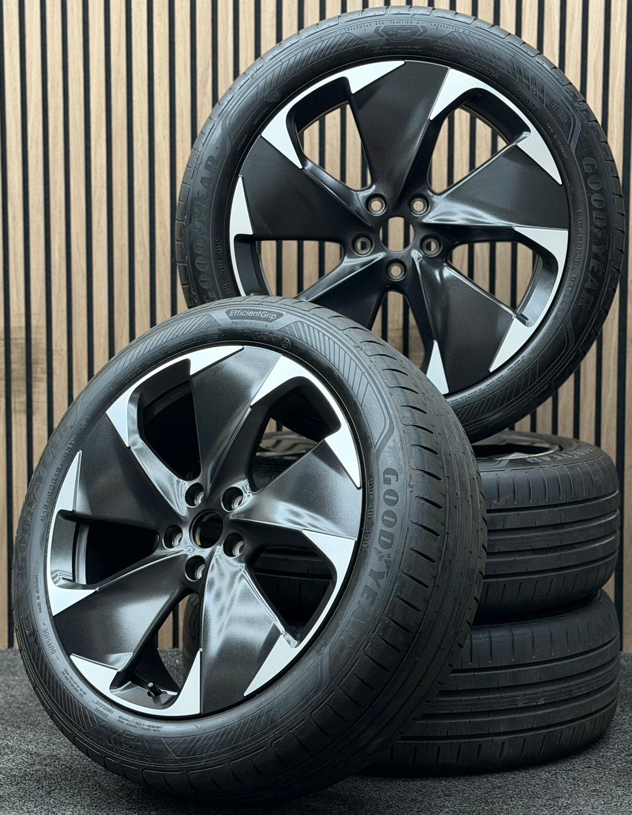 Originele 19 inch Cupra Born 5x112 ET50 Goodyear 215/50/19, Auto-onderdelen, Banden en Velgen, 215 mm, ., Banden en Velgen, .