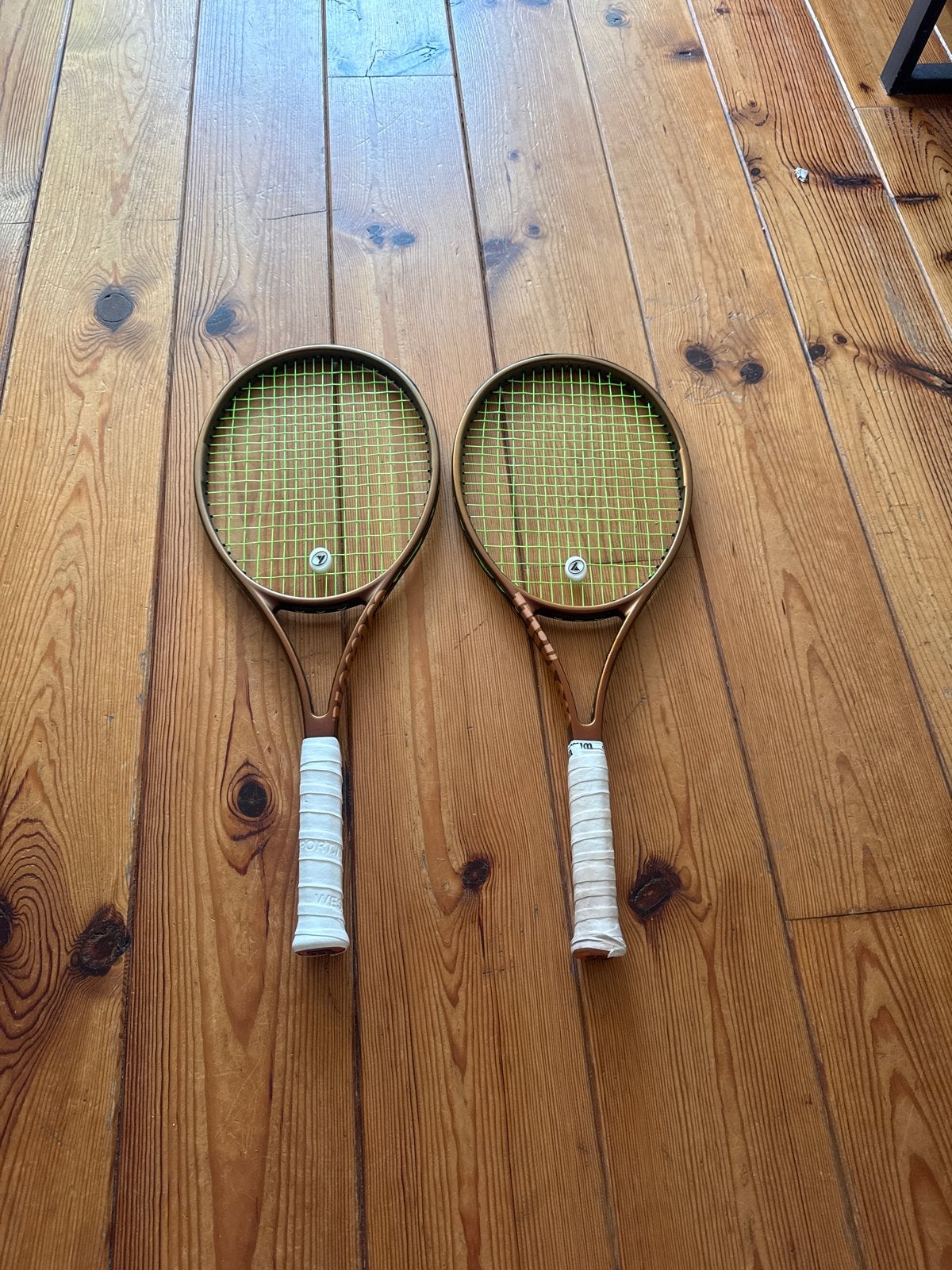 Twee Wilson Pro Staff 97 v14 tennisrackets, Ophalen of Verzenden, Zo goed als nieuw, Wilson, Racket