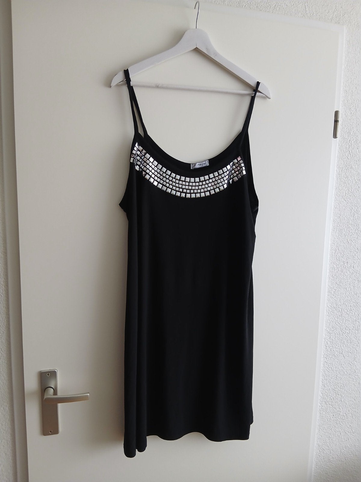Modieuze nieuwe tuniek met studs van MAGNA. Maat 52-54., Kleding | Dames, Verzenden, Nieuw, Magna, Blouse of Tuniek