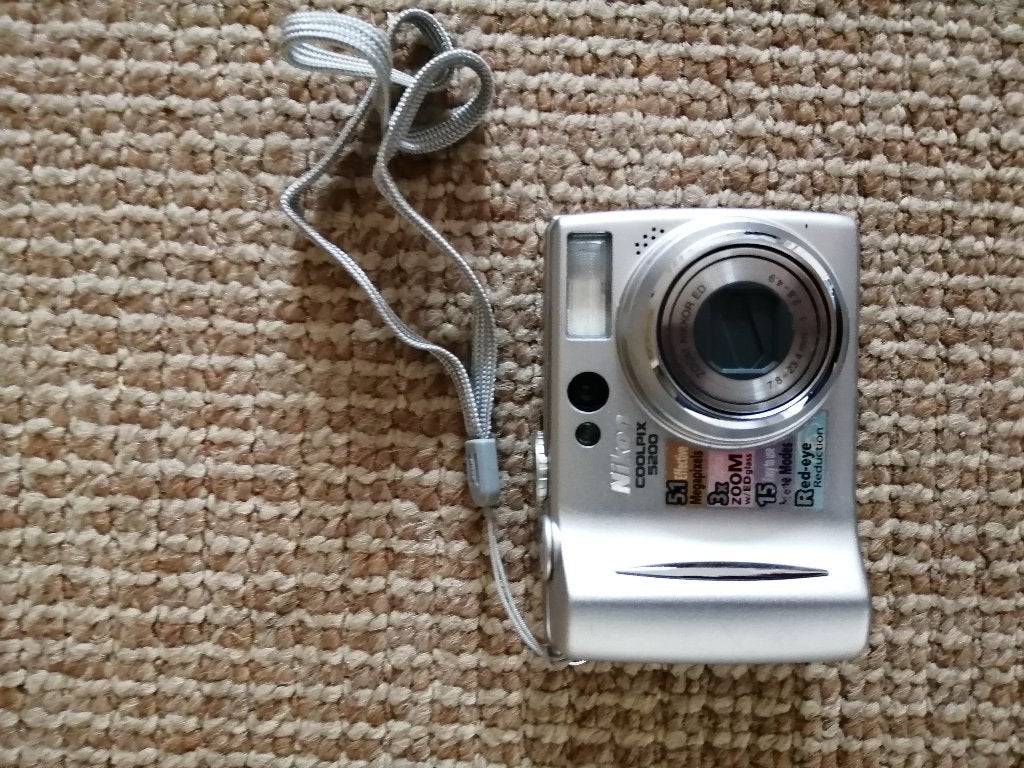 Fotocamera, Ophalen of Verzenden, Zo goed als nieuw, Compactcamera, Accu