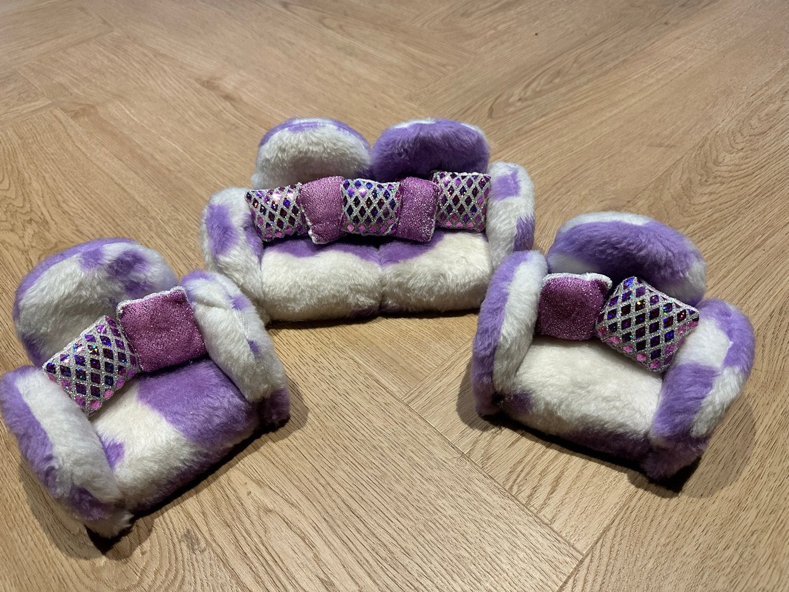 Bank en 2 loungestoelen voor Barbie/Bratz (paars/wit), Ophalen of Verzenden, Gebruikt, Barbie