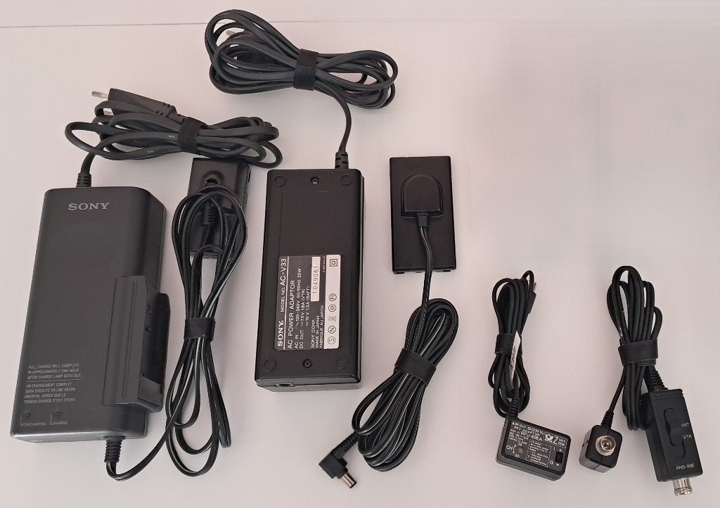 Diverse Sony video acculaders/adapters etc., Audio, Tv en Foto, Ophalen of Verzenden, Gebruikt