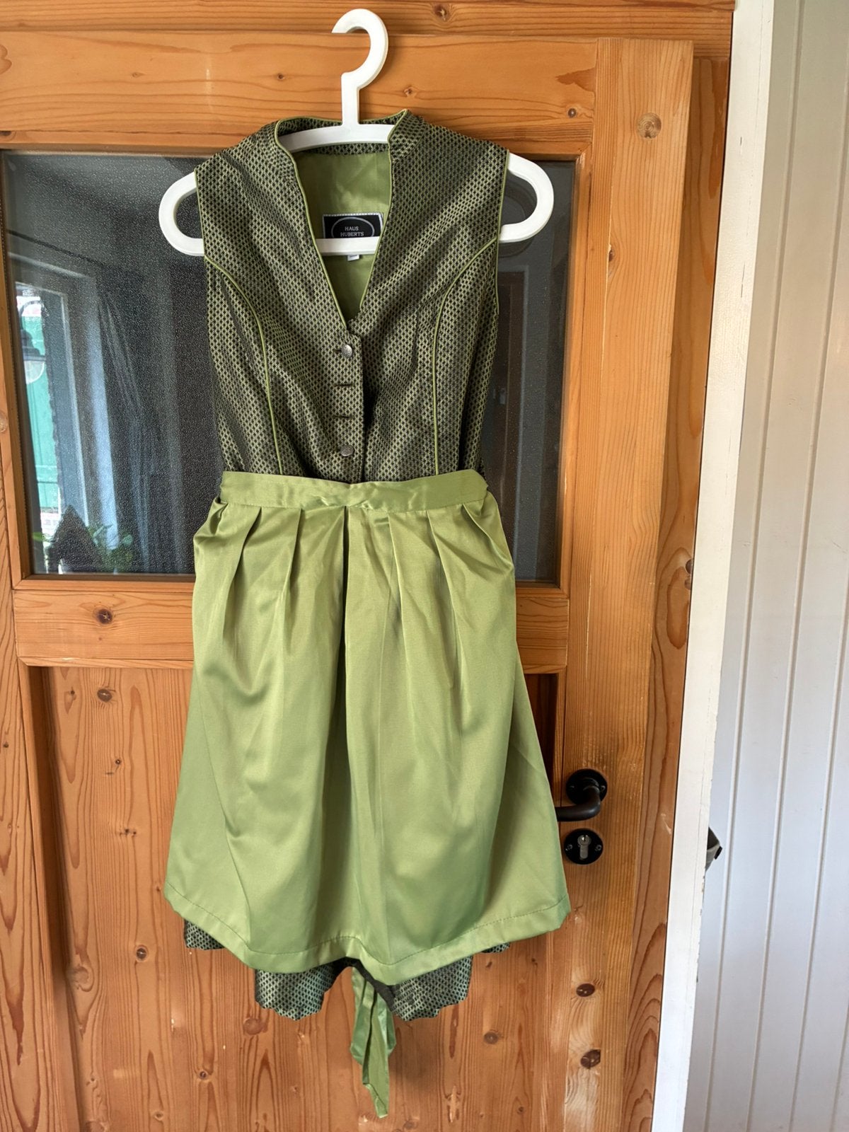 Mooie Dirndl, Ophalen of Verzenden, Zo goed als nieuw