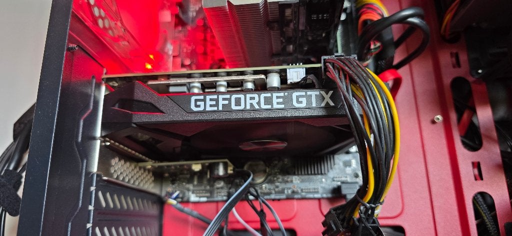 Foto 6 van Gaming PC Nvidia 1660 TI 6GB, 2TB HDD/SSD, 32 GB DDR4 2666