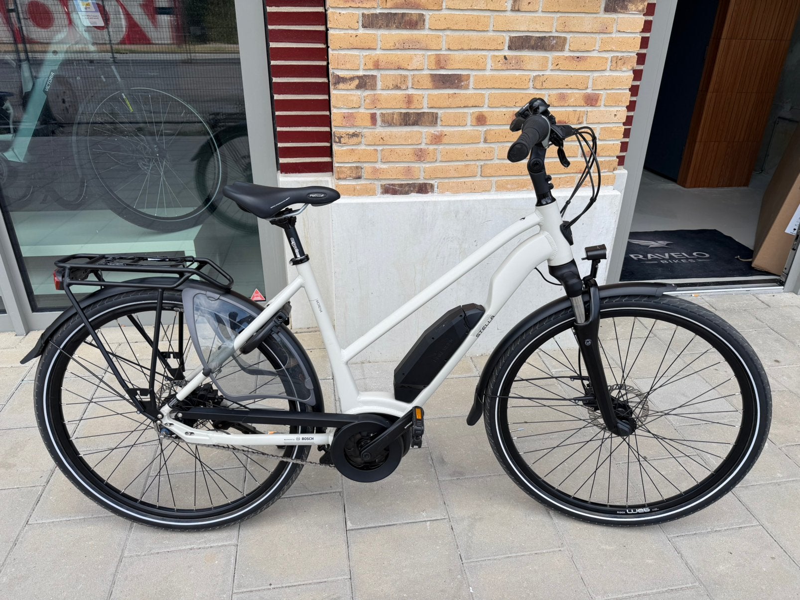 Stella Morena NIEUWSTAAT! Bosch Active Line Plus! AXA, Oke, Versnellingen, Zo goed als nieuw, Oke