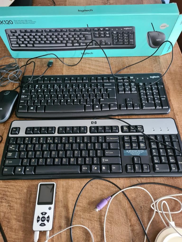 Logitech MK120 Toetsenbord & HP Toetsenbord + MP3 Speler, Gebruikt, Toetsenbord en muis-set, Logitech, HP, Ophalen of Verzenden