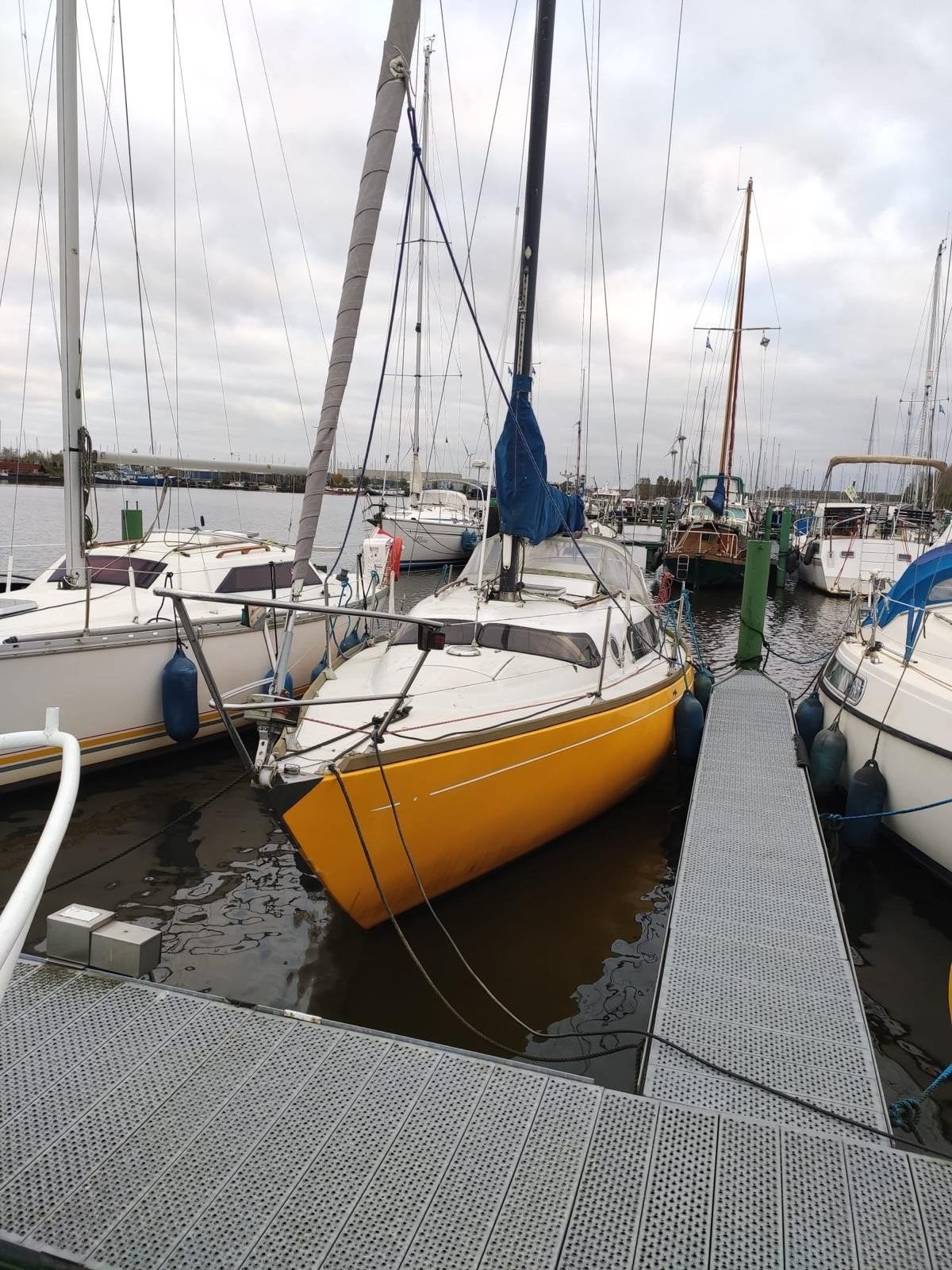 Sirocco Mistral 31 ft zeilboot met Volvo Penta MD7a, Binnenboordmotor, 1.80 meter, Viertaktmotor, Diesel