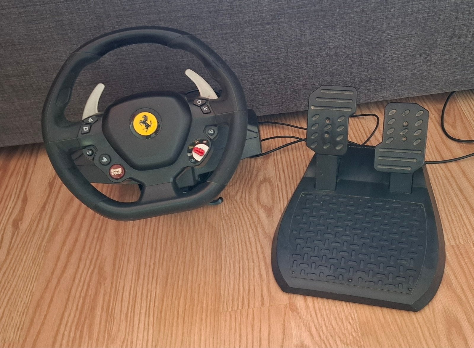 Thrustmaster Ferrari racestuur met pedalen voor PlayStation, Ophalen, Racestuur, Gebruikt, PlayStation
