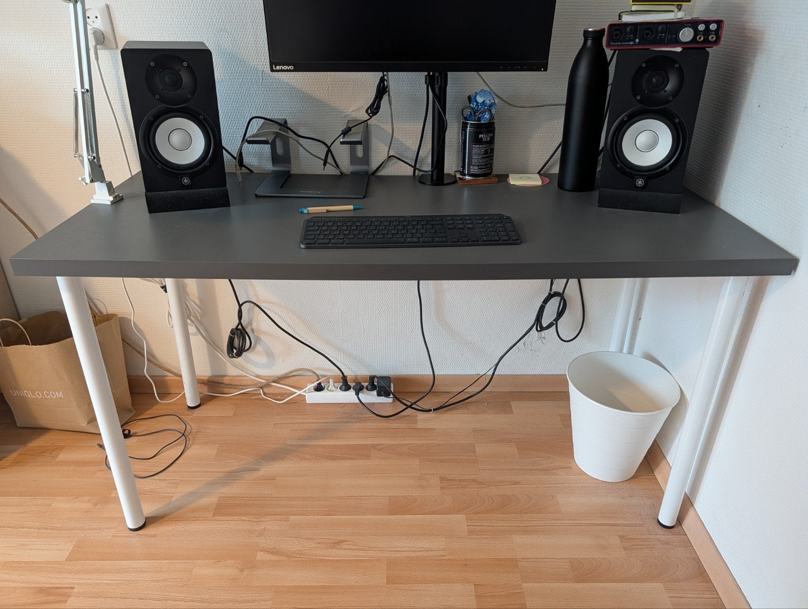 IKEA Bureau 140x60 cm, Huis en Inrichting, Bureaus, Ophalen