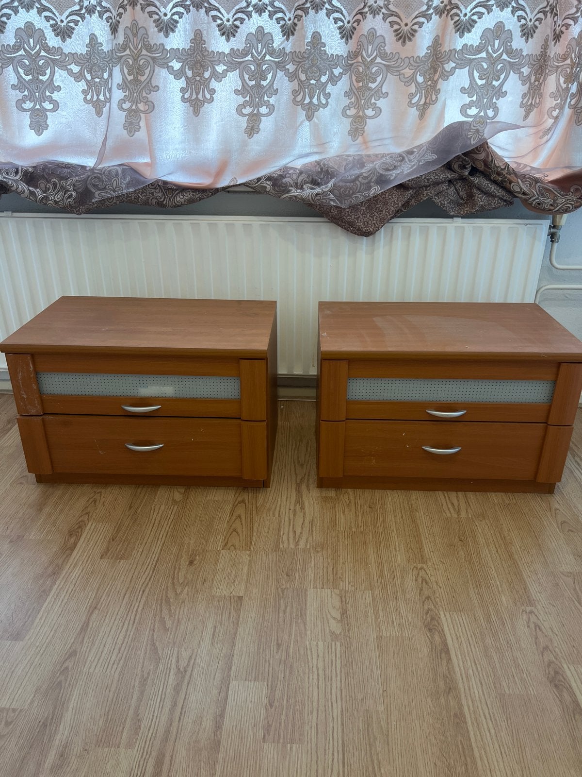 2 mooie nachtkastjes met dubbele lades, Ophalen, Gebruikt, 45 tot 65 cm, Minder dan 55 cm