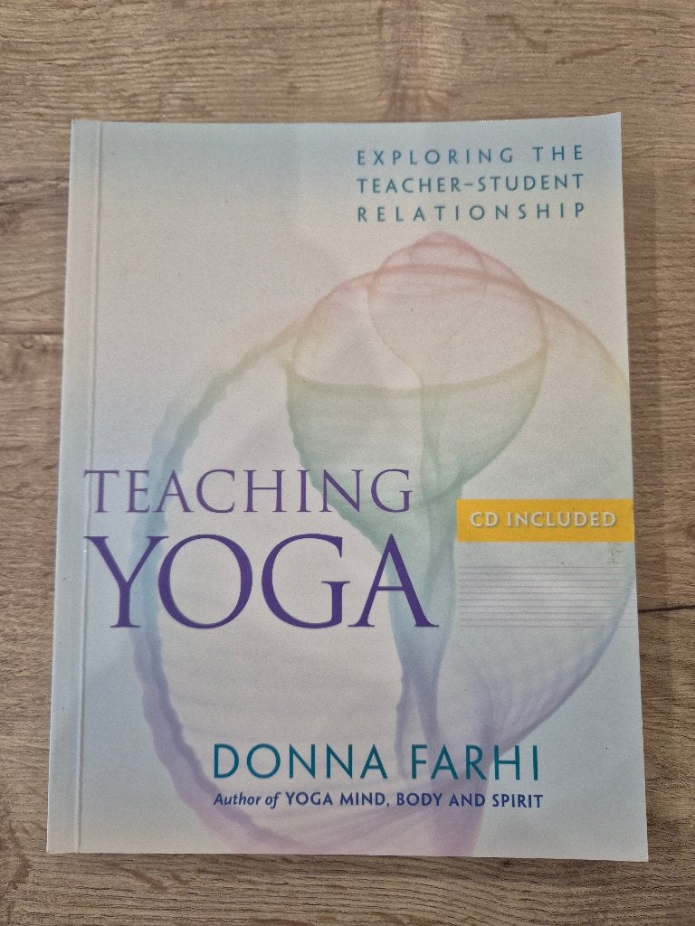 boek teaching yoga, Boeken, Ophalen of Verzenden, Alpha, Zo goed als nieuw, MBO