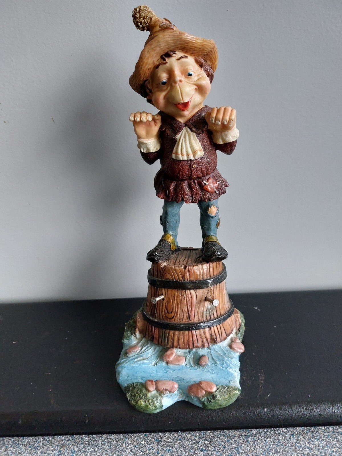 Efteling Staande Laaf op Ton 20 cm, Verzamelen, Efteling, Ophalen of Verzenden, Zo goed als nieuw, Beeldje of Poppetje