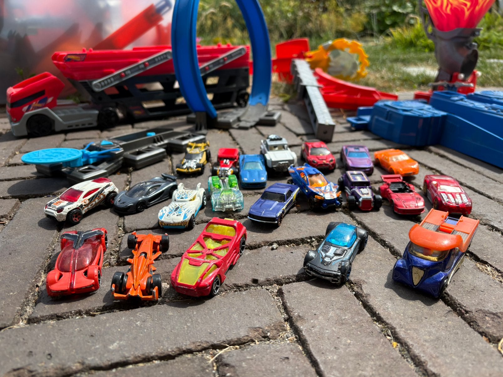 Hot wheels, baan met verschillende auto’s, Ophalen, Zo goed als nieuw, Handmatig, Hot Wheels