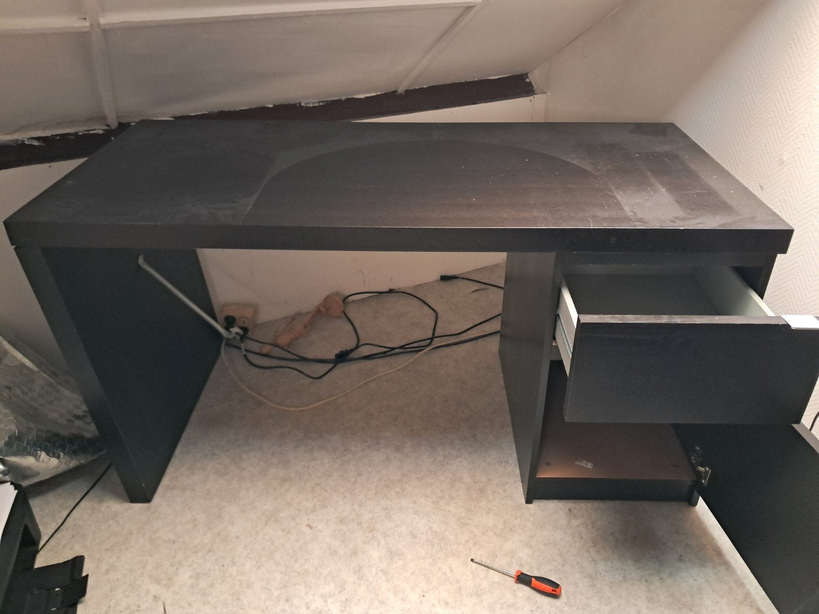 gratis af te halen mooie houten bureau met la en kastje, Ophalen of Verzenden, Zo goed als nieuw, Bruin, Schoolbureau