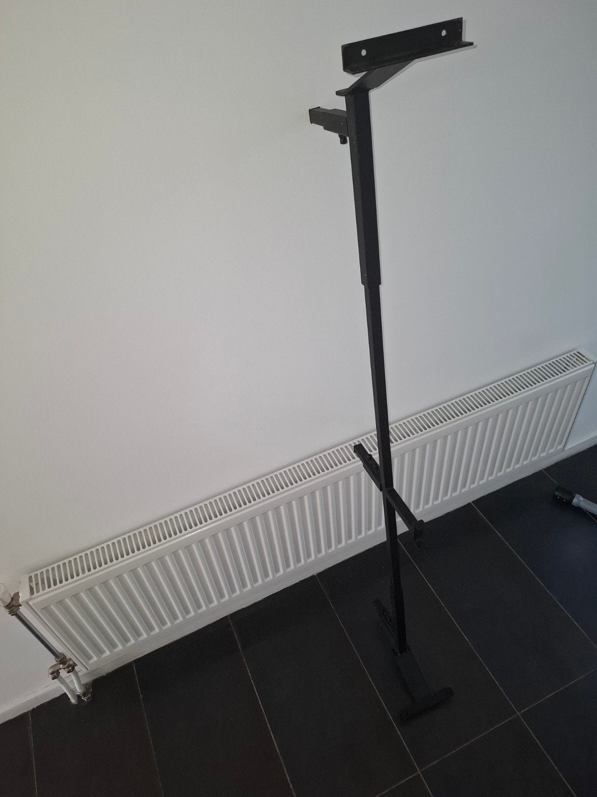 2 stalen poten voor onder een bed, Huis en Inrichting, Ophalen, Gebruikt, Twijfelaar, 140 cm