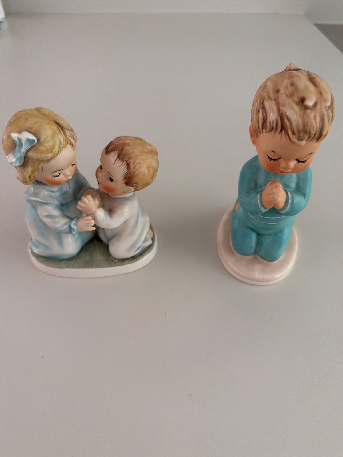 Goebel beeldjes: Biddende kinderen (set van 2), Ophalen of Verzenden