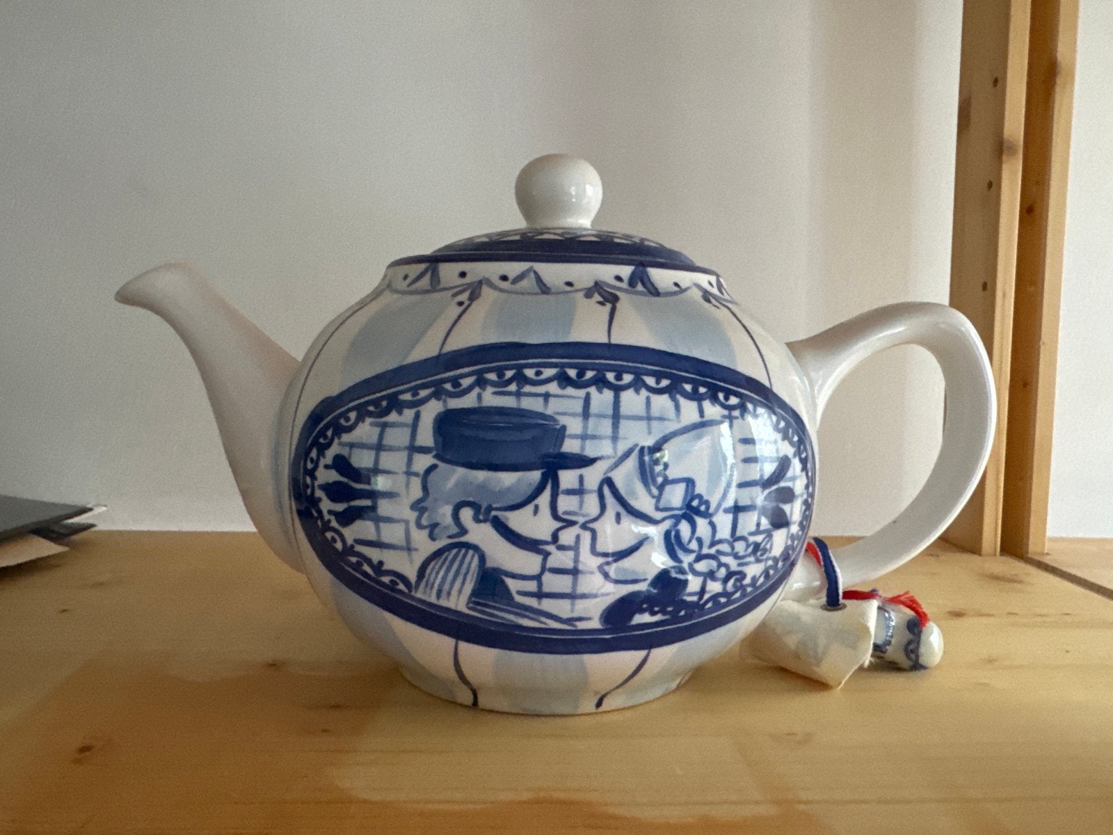 Blond - Delfts Blond Theepot met Hollandse Tafereel, Ophalen of Verzenden