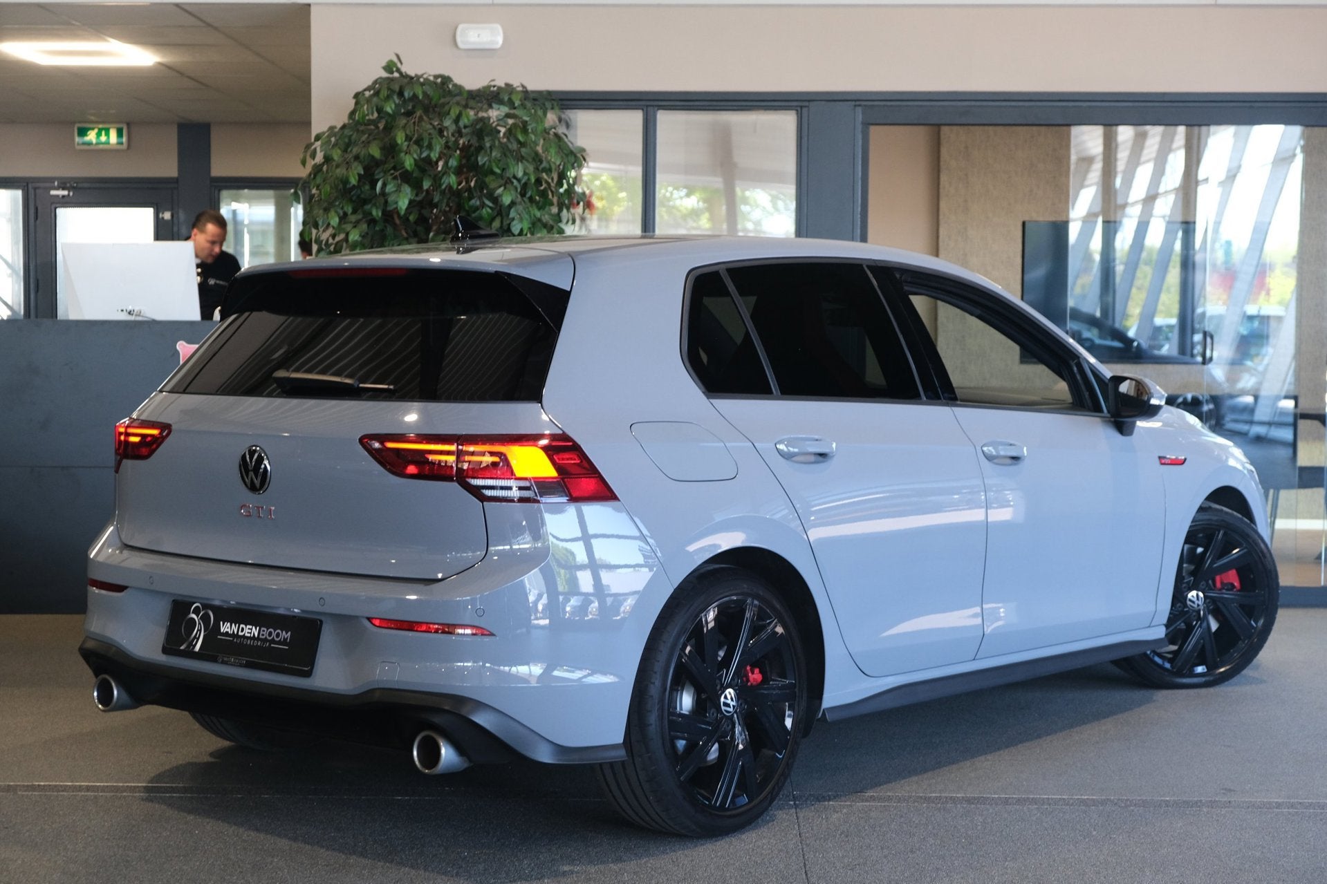 Volkswagen Golf 8 2.0 TSI GTI DSG 245PK Navi Led Camera ACC, 730 kg, Gebruikt, Zwart, 4 cilinders