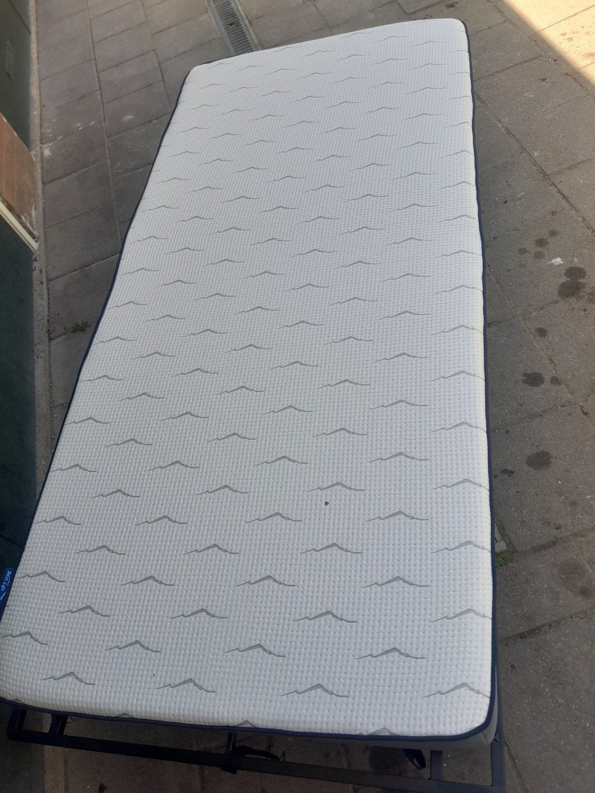 Zgan opklapbaar bed, Huis en Inrichting, 90 cm, Eenpersoons, Ophalen of Verzenden, Zo goed als nieuw