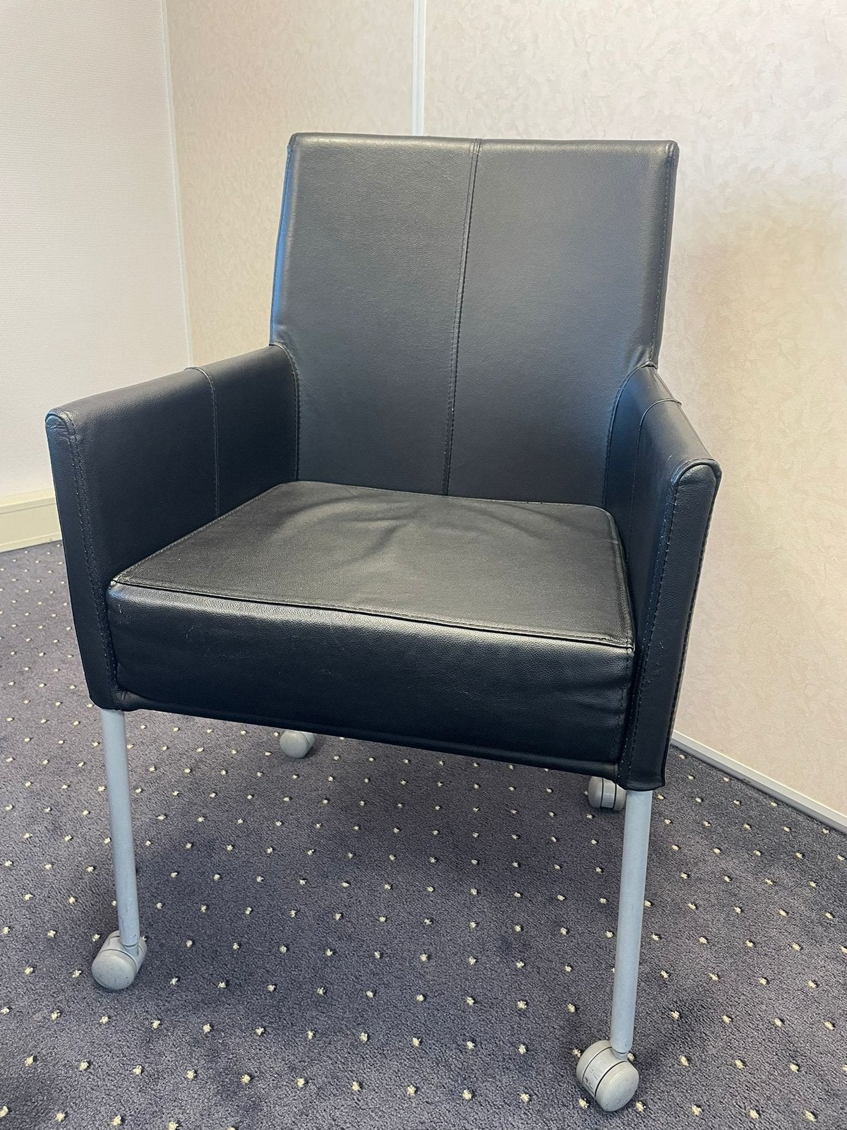4 kantoorstoelen/eetkamerstoelen, Ophalen, Gebruikt, Grijs, Vier