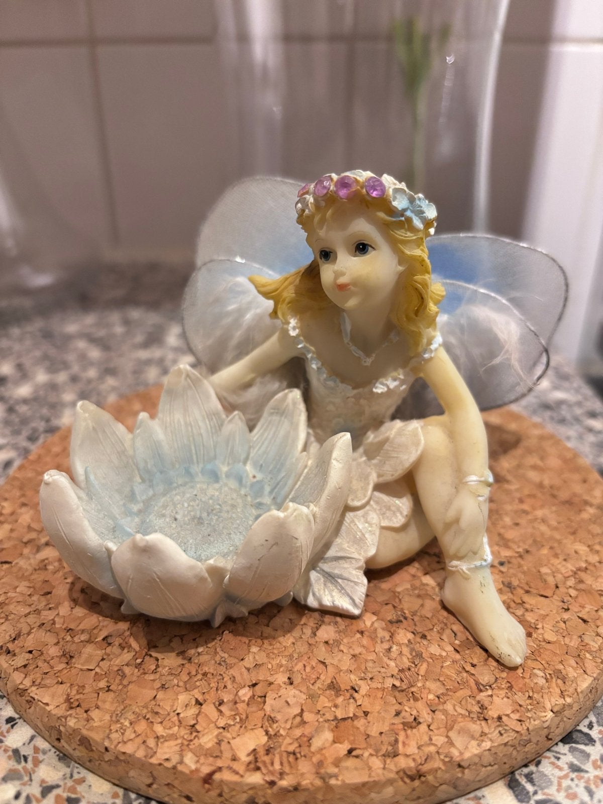 Decoratieve Elfje met Bloem - 9cm hoog, Ophalen of Verzenden, Gebruikt