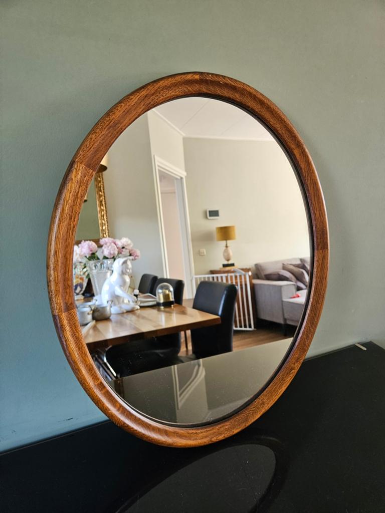 Vintage ovale Pieterman spiegel in houten lijst, Antiek en Kunst, Antiek | Spiegels, Ophalen of Verzenden, Ovaal, 50 tot 100 cm