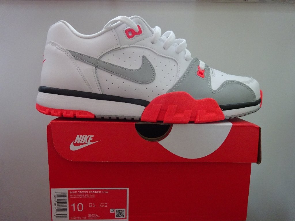 Nike Cross Trainer Low Bright Crimson Maat 44, Kleding | Heren, Schoenen, Overige kleuren, Nike, Nieuw, Ophalen of Verzenden
