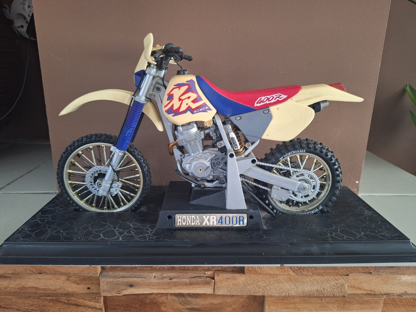 Schaalmodel crossmotor Honda XR400R 1/6, Hobby en Vrije tijd, Zo goed als nieuw, Ophalen, Overige merken, Groter dan 1:32