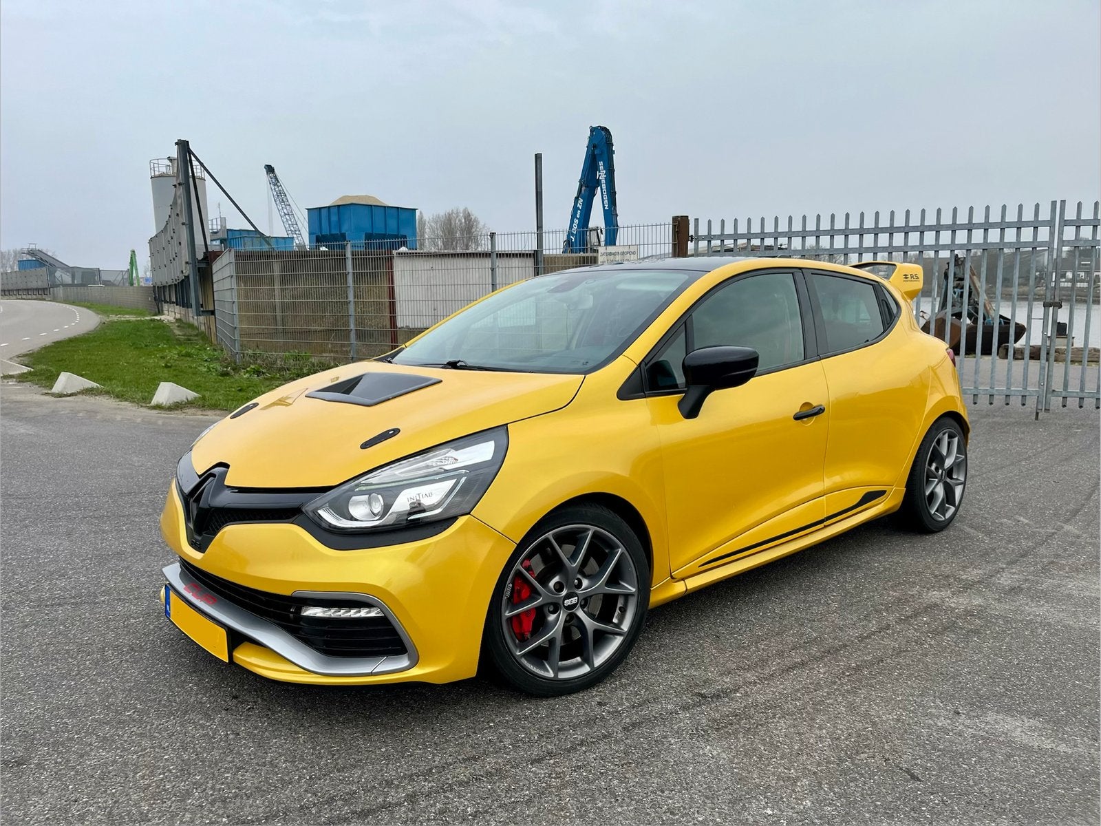 Renault Clio RS Cup - NIEUWE MEGATRONIC - Trophy interieur, Auto's, Renault, 1618 cc, 4 cilinders, Geel, Particulier