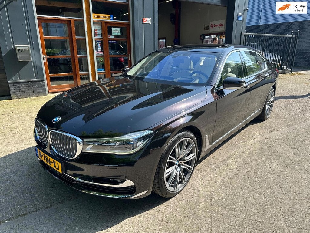 BMW 7-serie 750Li xDrive High Executive, Auto's, BMW, Automaat, Gebruikt, Bruin, 4395 cc