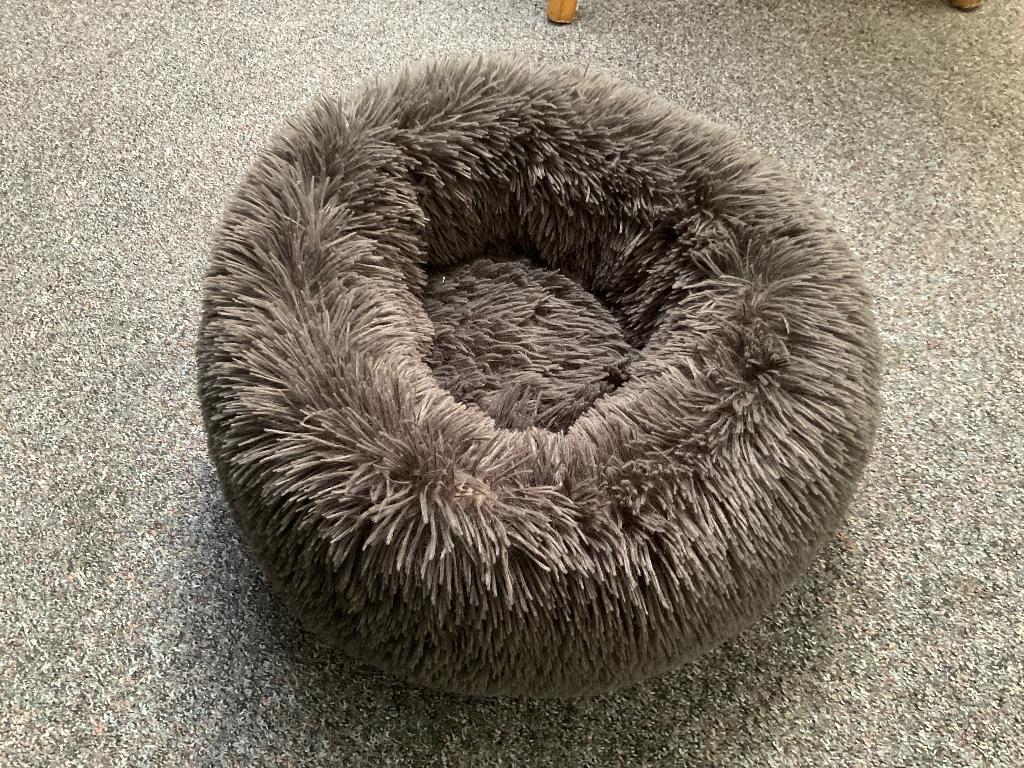 Kattenmand   Donut  District 70 NIEUW, Ophalen, Nieuw, Pluche