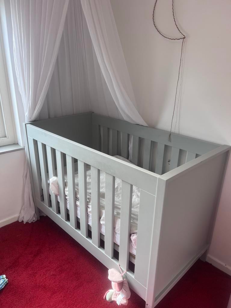 babykamer: bed, commode interbaby, Ophalen, Zo goed als nieuw, Jongetje of Meisje