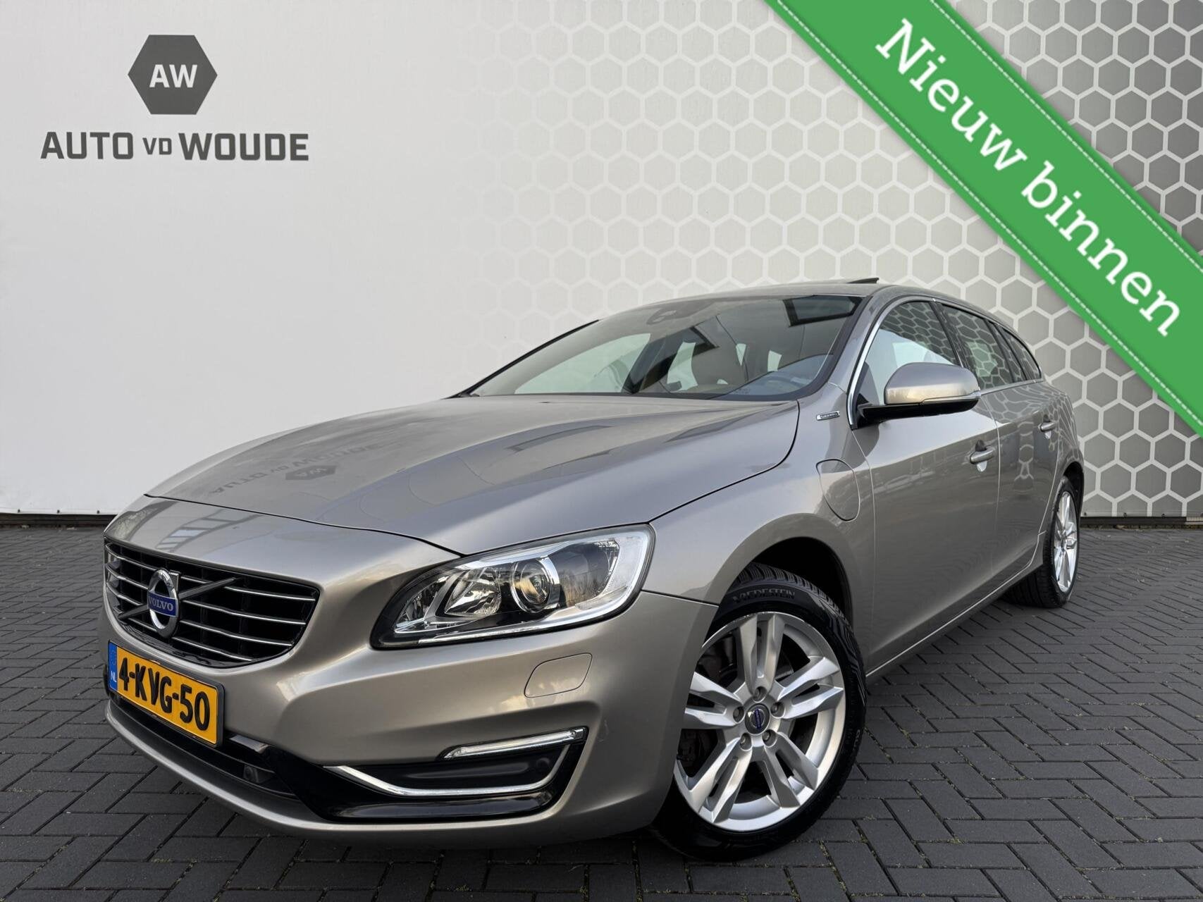Volvo V60 2.4 D6 AWD Plug-In Hybrid Summum Trekhaak Leer, Auto's, Volvo, Automaat, Beige, Vierwielaandrijving, Te koop