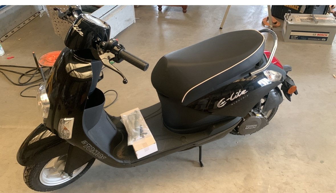 Tomos E-Lite elektrische scooter - Zo goed als nieuw, Fietsen en Brommers, Ophalen of Verzenden, Zo goed als nieuw, Elektrisch