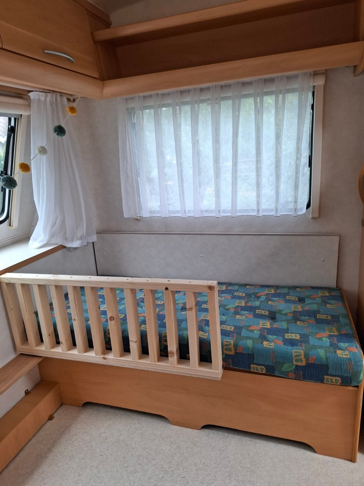 2x Houten bed hekje voor kinderbed of caravan, Ophalen, Gebruikt, Minder dan 140 cm, Minder dan 70 cm