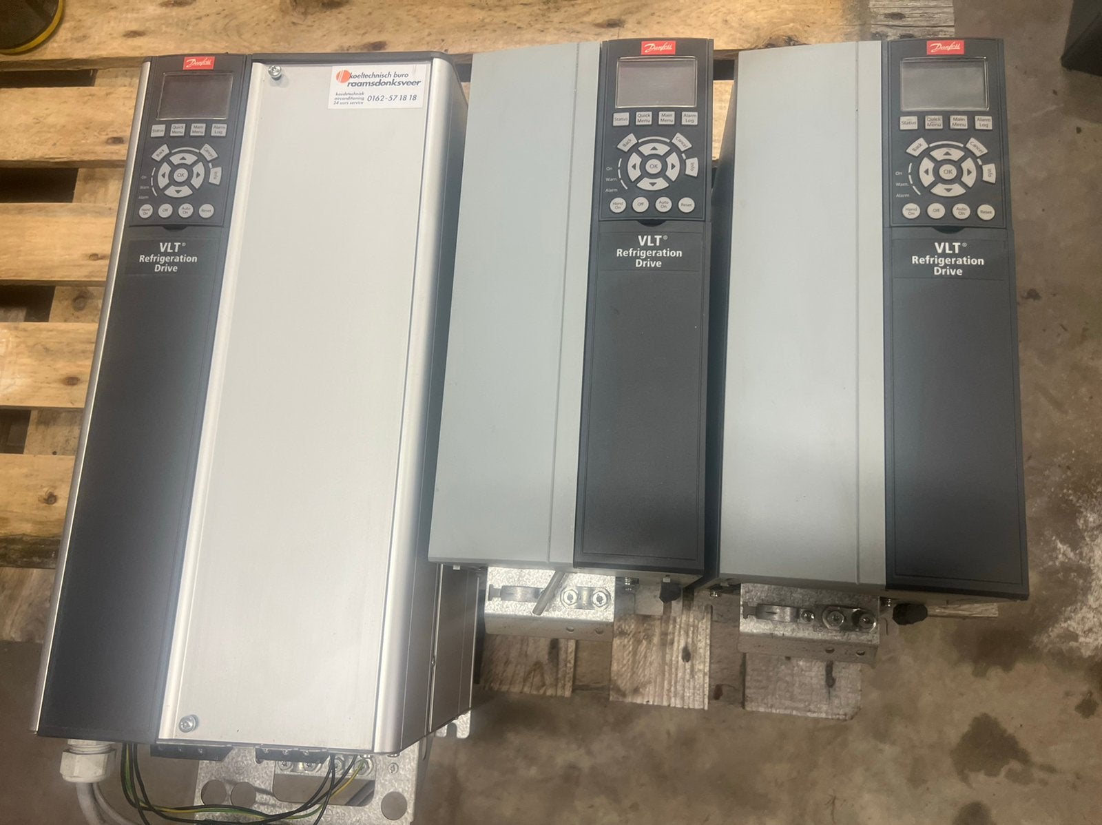 Danfoss frequentieregelaars  2x15 en 30 kw, Ophalen, Gebruikt