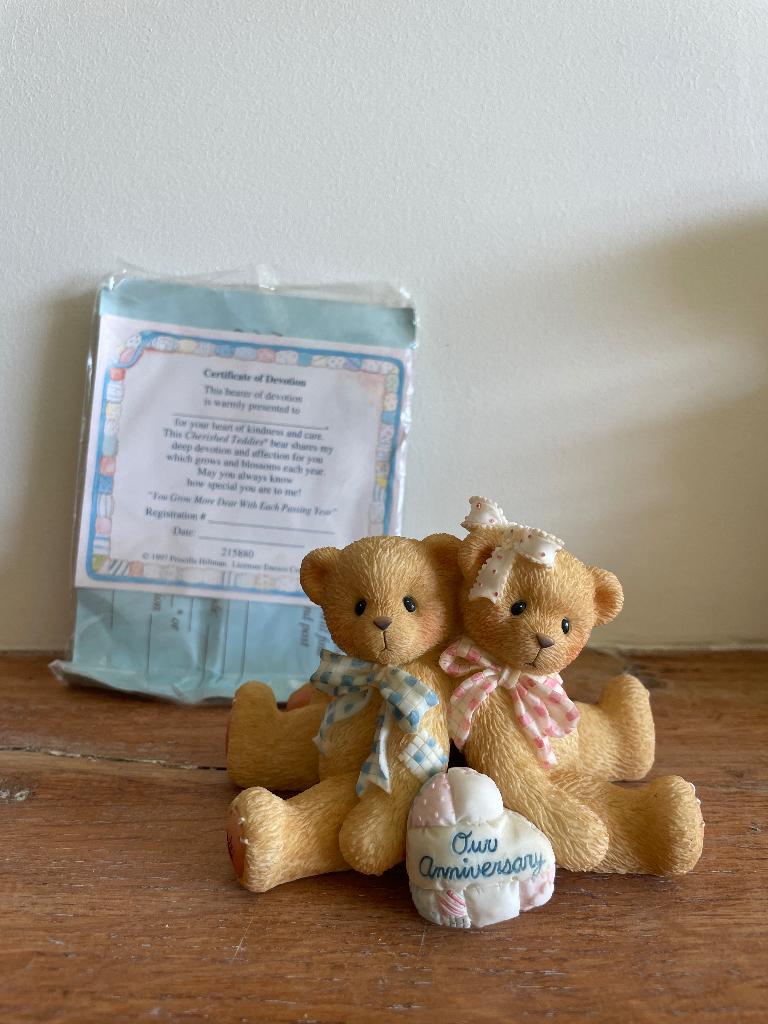 Cherished Teddies You grow...passing year 215880 1997, Verzamelen, Beren en Cherished Teddies, Ophalen of Verzenden, Nieuw, Beeldje