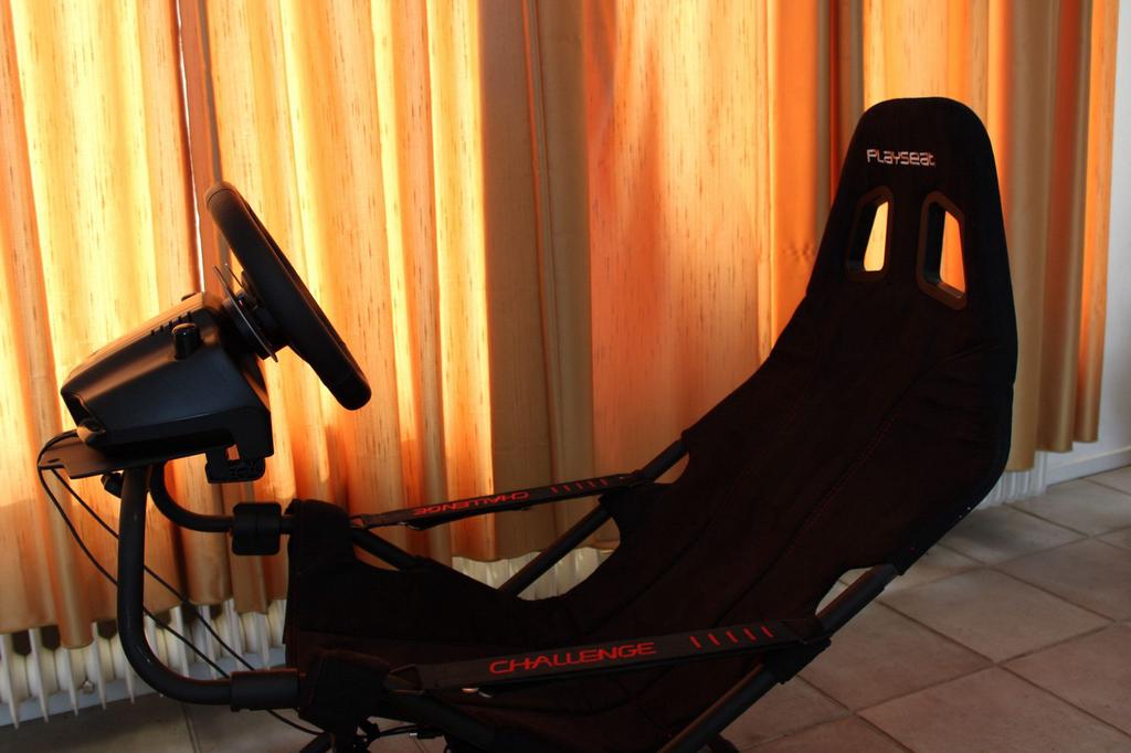 Dikke Racing SET PlaySeat + LogiTech G920 Stuur en Pedalen, Spelcomputers en Games, Spelcomputers | Xbox | Accessoires, Ophalen of Verzenden