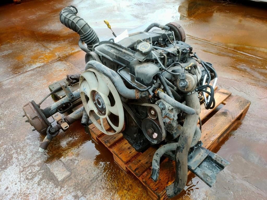 ford transit motor met bak en aandrijflijn, 2.4 diesel 2005, Ophalen, Gebruikt, Ford, Motor
