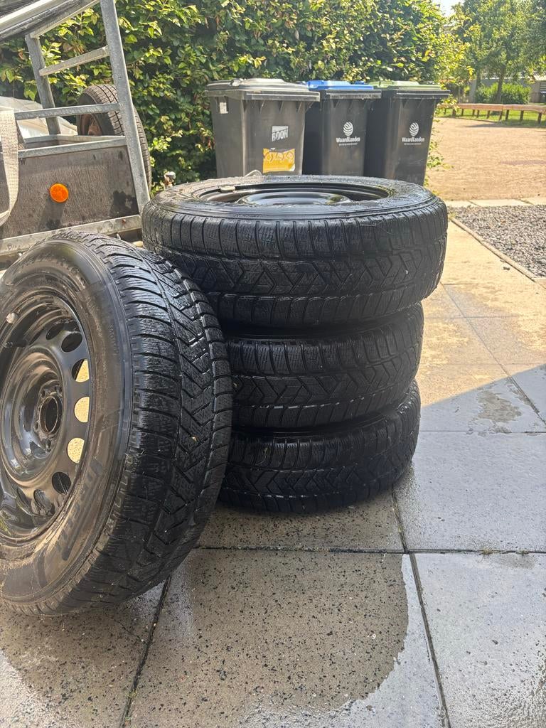 Opel Grandland X Winterbanden Set 215/70 R16, Ophalen, 16 inch, Banden en Velgen, Winterbanden