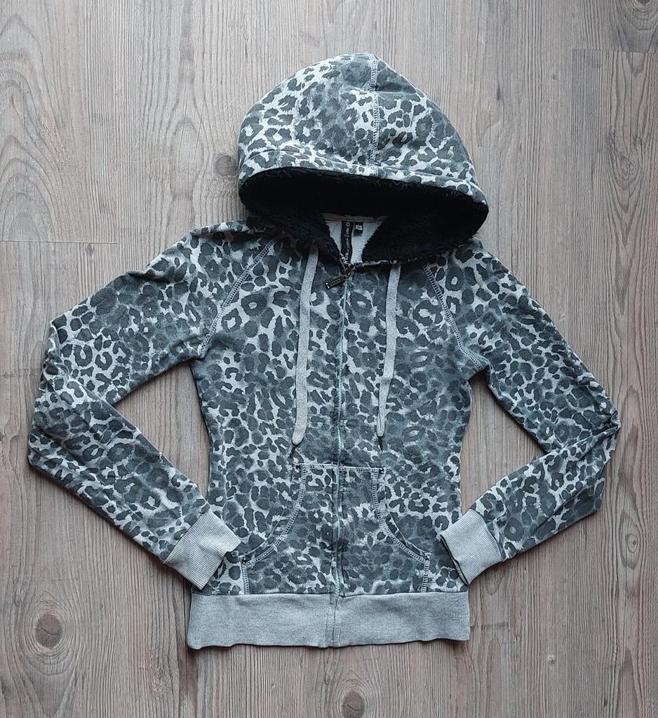 Vest grijs luipaard print met capuchon maat XS/34 coolcat, Kleding | Dames, Truien en Vesten, Ophalen of Verzenden, Zo goed als nieuw