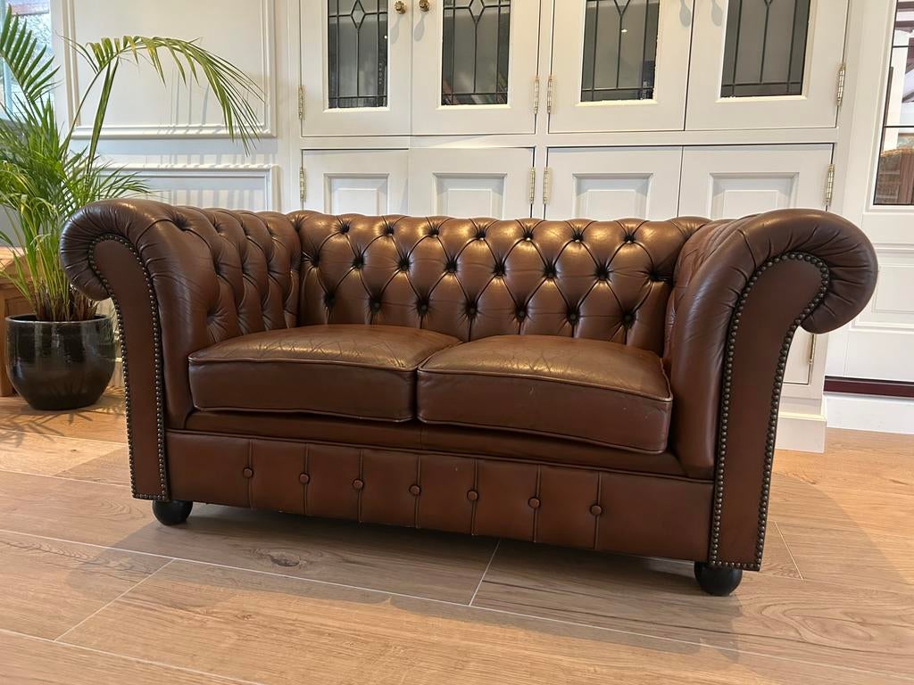 Delta Chesterfield-tweezitsbank-model Burnley-rundleer, 150 tot 200 cm, Chesterfield, Tweepersoons, Ophalen of Verzenden