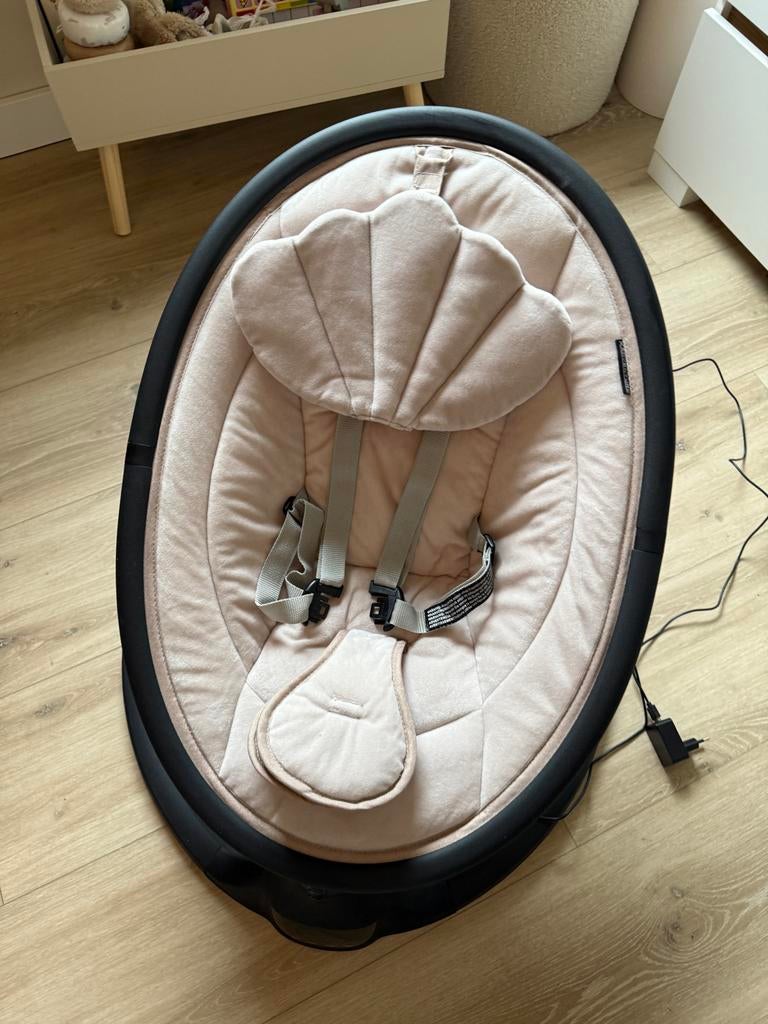 Baby swing elektrisch beige/zwart - Zo goed als nieuw!, Kinderen en Baby's, Ophalen of Verzenden, Zo goed als nieuw