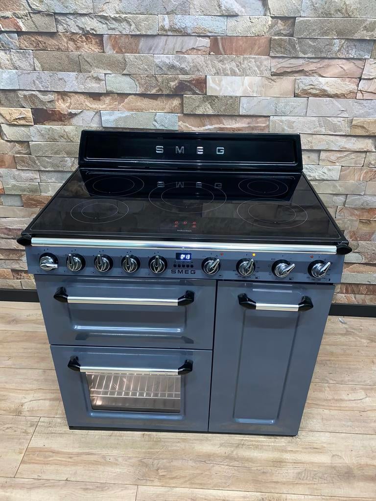 Luxe Smeg INDUCTIE Fornuis 5 zones 3 ovens 90 cm, 60 cm of meer, Ophalen of Verzenden, Zo goed als nieuw, Energieklasse A of zuiniger