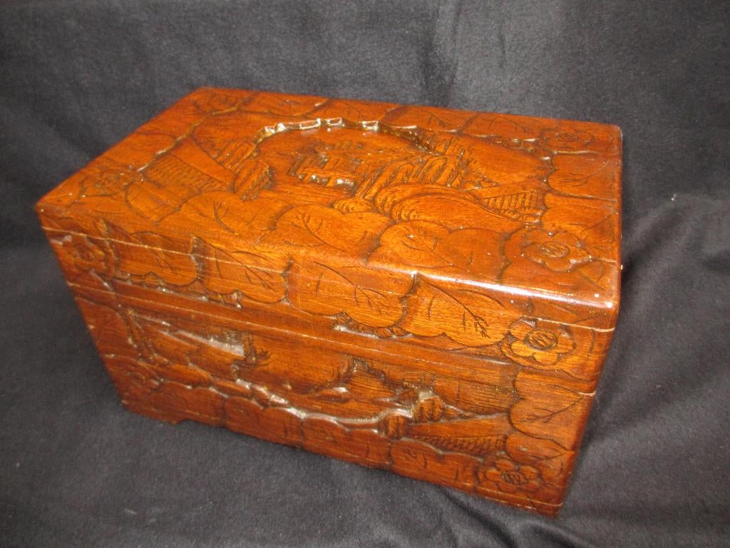 Antiek houten kistje bewerkt sieraden kistje 25,5 x15x15cm, Ophalen of Verzenden