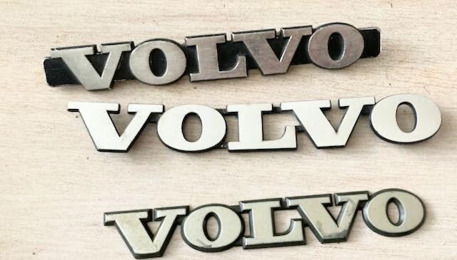 Volvo letters  logo embleem, Verzamelen, Ophalen of Verzenden, Gebruikt, Auto's