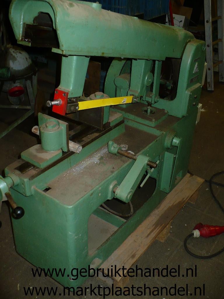 TOS beugelzaagmachine, ijzer zaagmachine 380 volt (3a)8, Ophalen, Gebruikt, 70 mm of meer, Afkortzaag