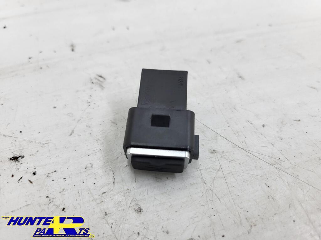 USB aansluiting  Volvo V40 II ('12-'19) 8M5T19A164VA, Gebruikt, Ophalen of Verzenden, Volvo, Volvo